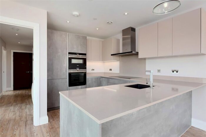 2 Bedroom Flat To Rent In The Potteries, Linden Park Road, Tunbridge Wells, Kent, TN2