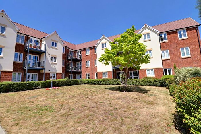 1 Bedroom Retirement Property For Sale In Stakes Road, Waterlooville, PO7