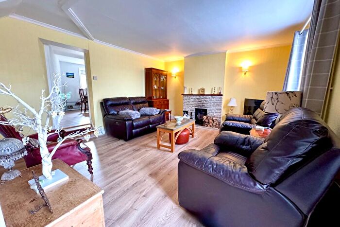 2 Bedroom Terraced House For Sale In High Street, Langton Matravers, BH19 - Photo 4