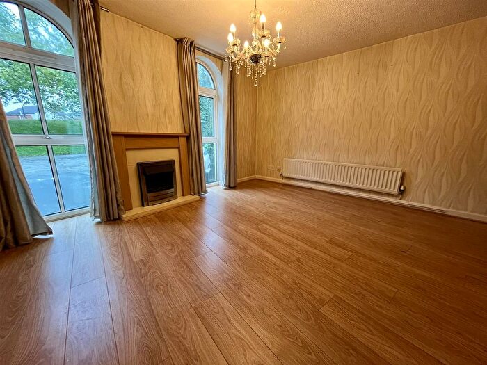 2 Bedroom Flat To Rent In Holland House Park, Walton-Le-Dale, PR5