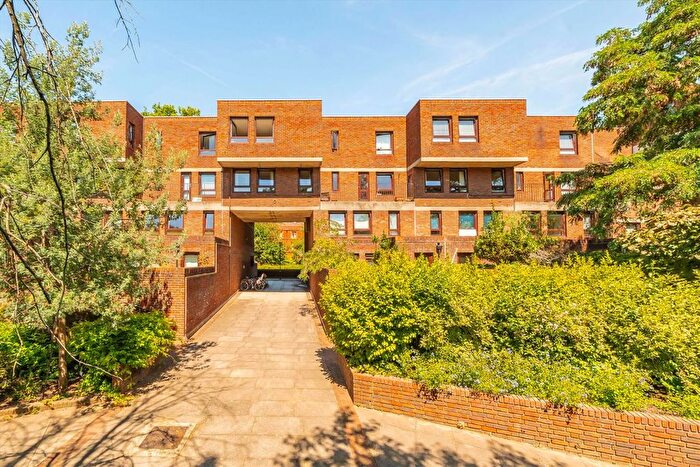 1 Bedroom Flat For Sale In More Close, West Kensington, W14