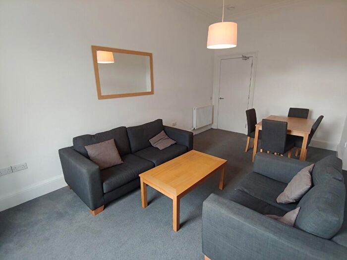 4 Bedroom Flat To Rent In Morrison Street, Edinburgh, EH3