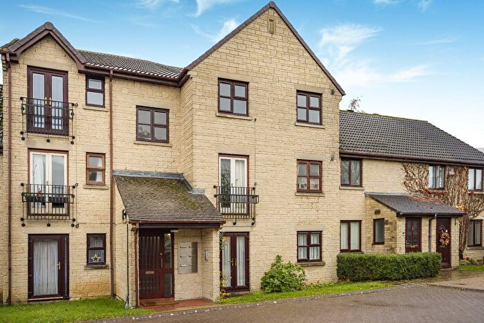 2 Bedroom Flat For Sale In Kemble Drive, Cirencester, Gloucestershire, GL7