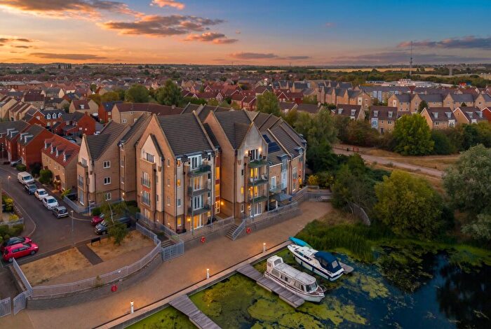 2 Bedroom Apartment For Sale In Wren Walk, Eynesbury, St. Neots, Cambs, PE19