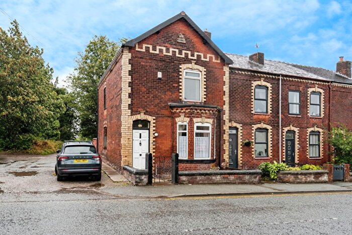 3 Bedroom End Of Terrace House For Sale In Castle Hill Road, Wigan, Lancashire, WN2