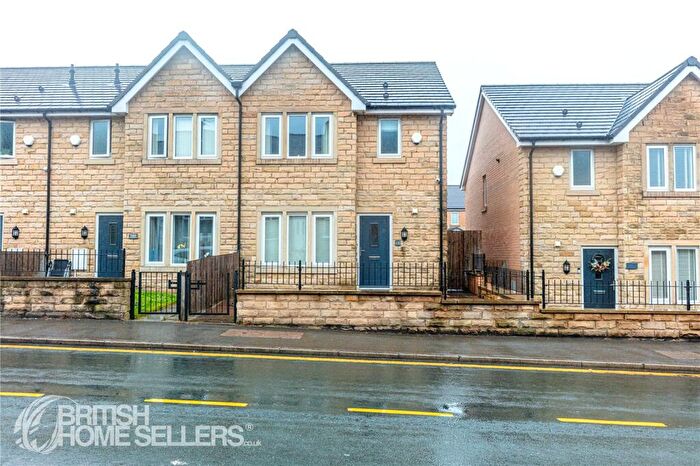 3 Bedroom End Of Terrace House For Sale In Skipton Road, Colne, Lancashire, BB8