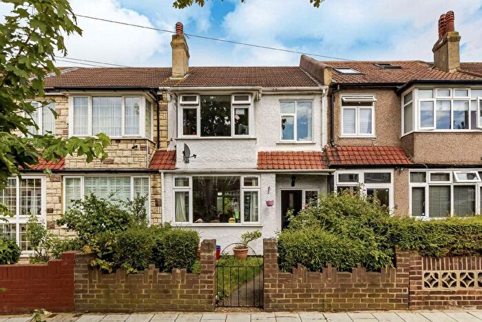 3 Bedroom Property For Sale In Farmhouse Road, Streatham, SW16