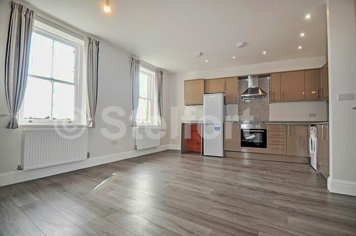 2 Bedroom Apartment To Rent In Grafton Road, London, NW5
