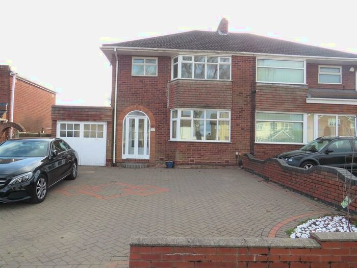 3 Bedroom Semi-Detached House To Rent In Reddicap Heath Road, Sutton Coldfield, B75