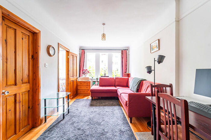 1 Bedroom Apartment To Rent In Hillsborough Court, Mortimer Crescent, London, NW6