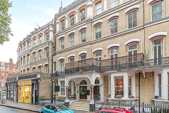 1 Bedroom Flat To Rent In Coleherne Mansions, - Old Brompton Road, London, SW5
