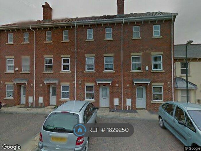 3 Bedroom Terraced House To Rent In Hannah Close, Chatham, ME4