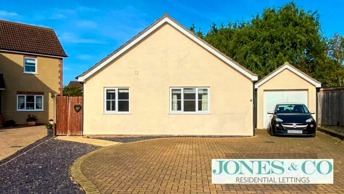 4 Bedroom Detached Bungalow To Rent In West Carr Road, Attleborough, NR17