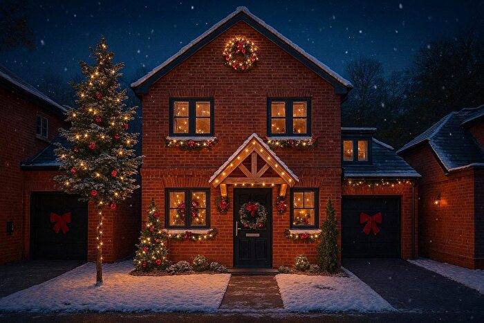 4 Bedroom Detached House For Sale In The Waldrons, Rowplatt Lane, Felbridge, RH19