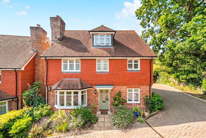 5 Bedroom Detached House For Sale In Maple Close, Tonbridge, TN10