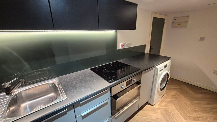 1 Bedroom Flat To Rent In Wilmslow Road, M20