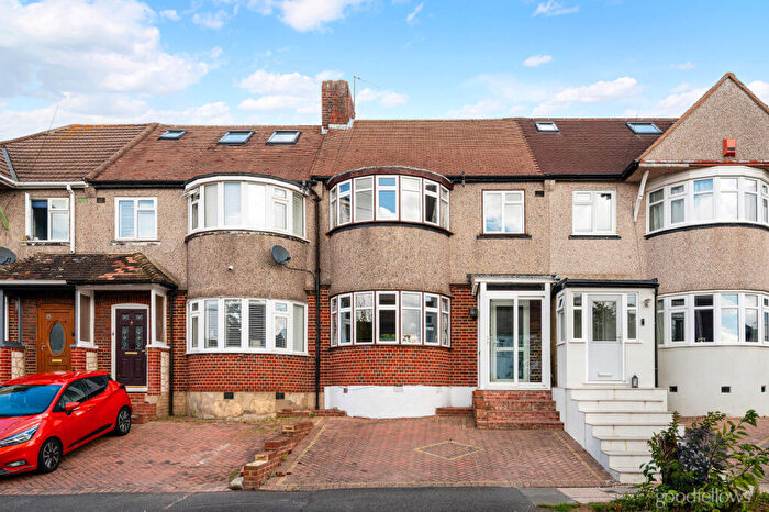 3 Bedroom Terraced House For Sale In Rougemont Avenue, Morden, SM4