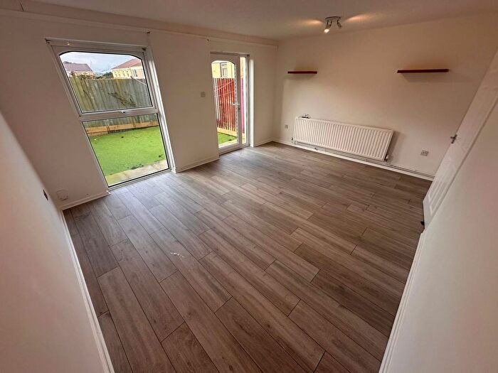 3 Bedroom Terraced House To Rent In Heol Gruffydd, Ravenhill, SA5