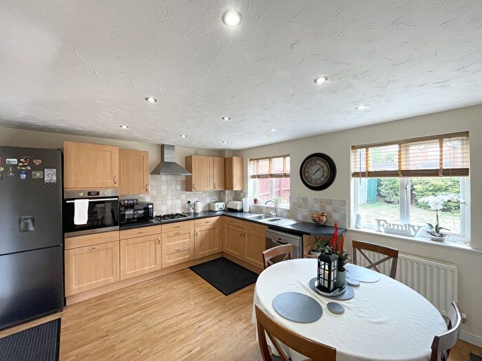 4 Bedroom Detached House For Sale In Soane Close, Wellingborough, Northamptonshire, NN8