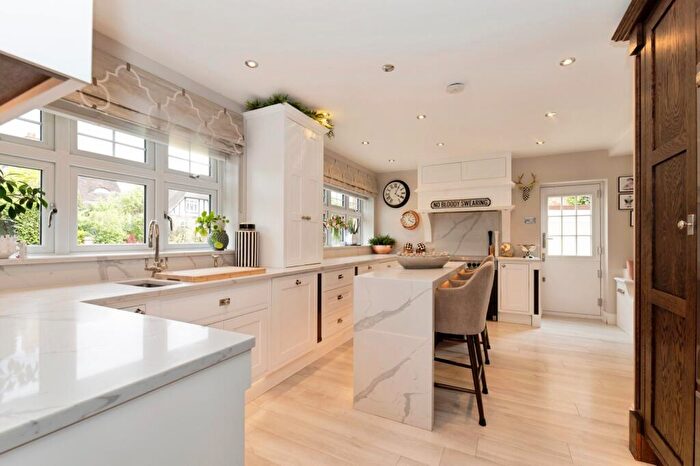 4 Bedroom Detached House For Sale In Common Road, Claygate, Esher, Surrey, KT10