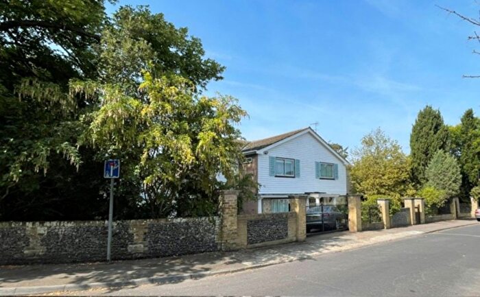 4 Bedroom Detached House For Sale In Fig Tree Road, Broadstairs, CT10