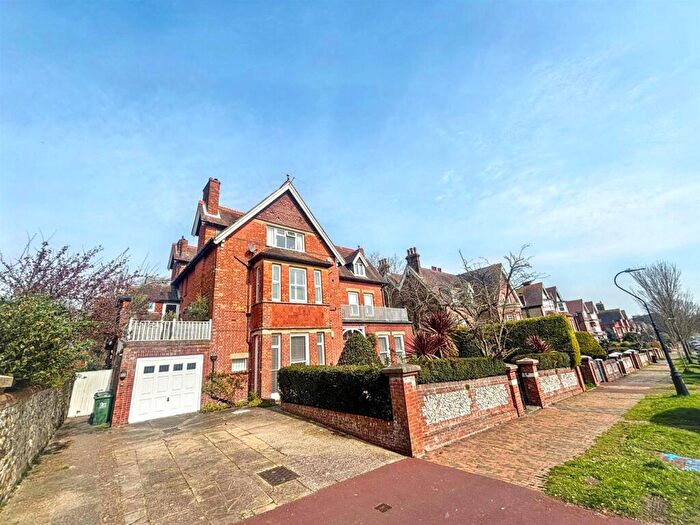 1 Bedroom Flat For Sale In Carlisle Road, Eastbourne, BN20