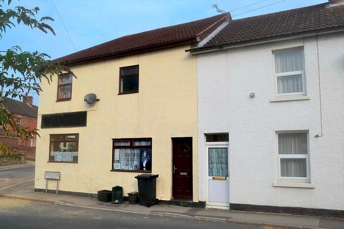 1 Bedroom Flat To Rent In Great Western Terrace, Yeovil, BA21