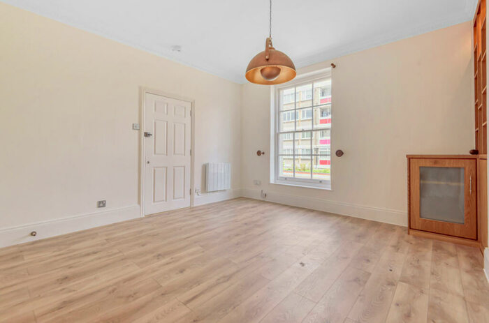 2 Bedroom Apartment To Rent In Latimer Gate, Bernard Street, Southampton, Hampshire, SO14