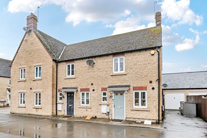 2 Bedroom End Terrace House For Sale In Boundary Way, Carterton, Oxfordshire, OX18