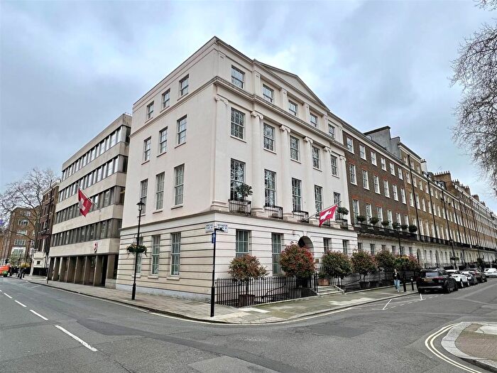 2 Bedroom Flat To Rent In A Basement Flat, Bryanston Square, Marylebone, London, W1H