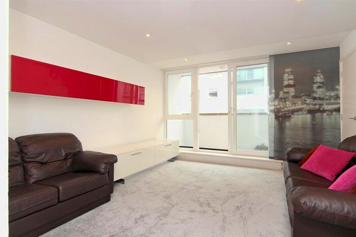 2 Bedroom Flat To Rent In Osiers Road, London, SW18