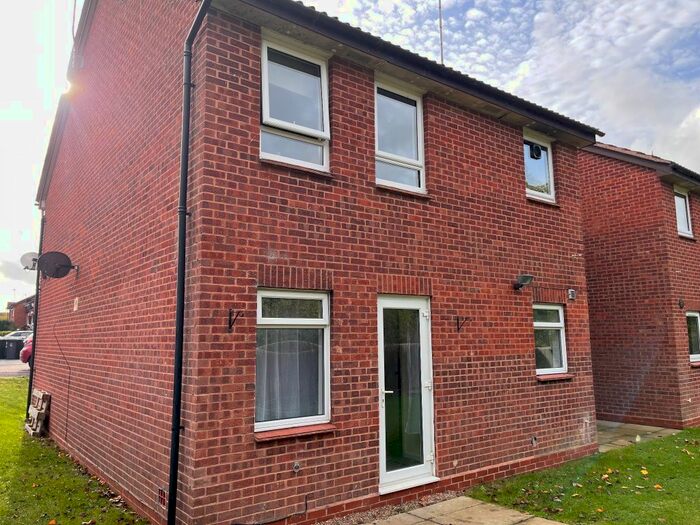 1 Bedroom Studio To Rent In Seymour Road, Alcester, B49