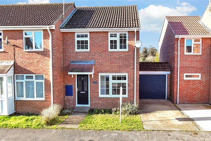 3 Bedroom End Of Terrace House For Sale In Le Temple Road, Paddock Wood, Tonbridge, Kent, TN12