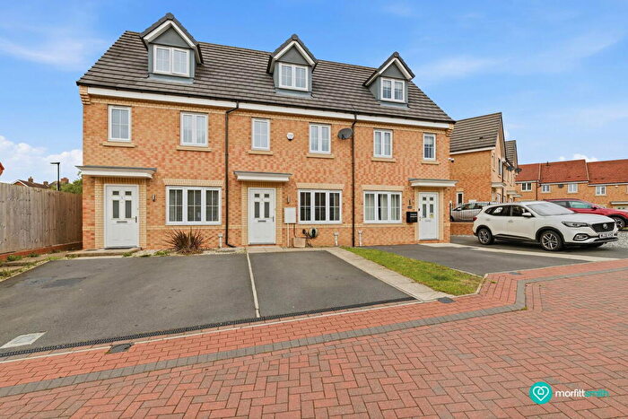 3 Bedroom Town House For Sale In Imperial Close, Mosborugh, Sheffield, S20
