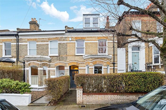 5 Bedroom Detached House For Sale In Endlesham Road, SW12