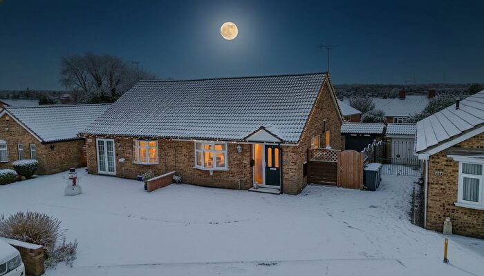 2 Bedroom Semi-detached Bungalow For Sale In Riversdale, Northfleet, DA11