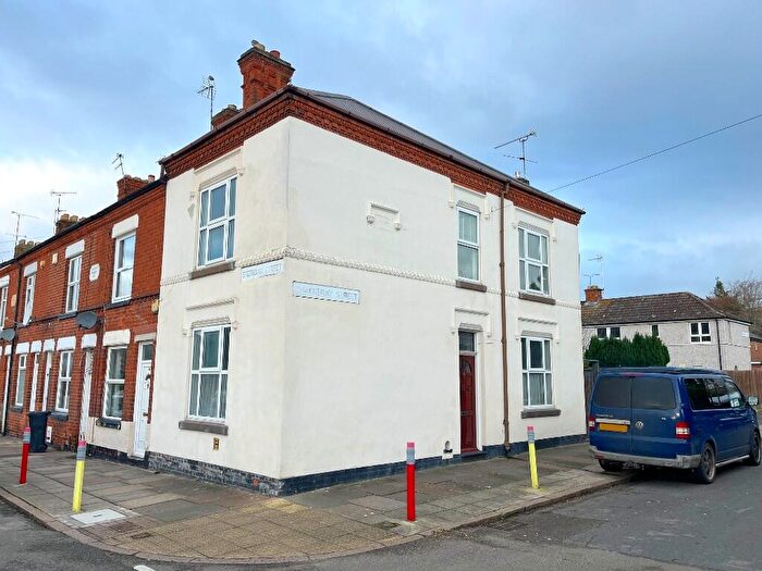 2 Bedroom End Of Terrace House For Sale In Thackeray Street, Leicester, Leicestershire, LE2