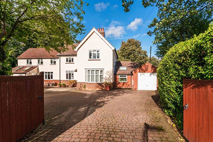 5 Bedroom Detached House For Sale In Lynton Avenue, Boston Spa, LS23
