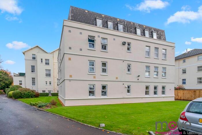2 Bedroom Flat To Rent In The Park, Leckhampton, Cheltenham GL50