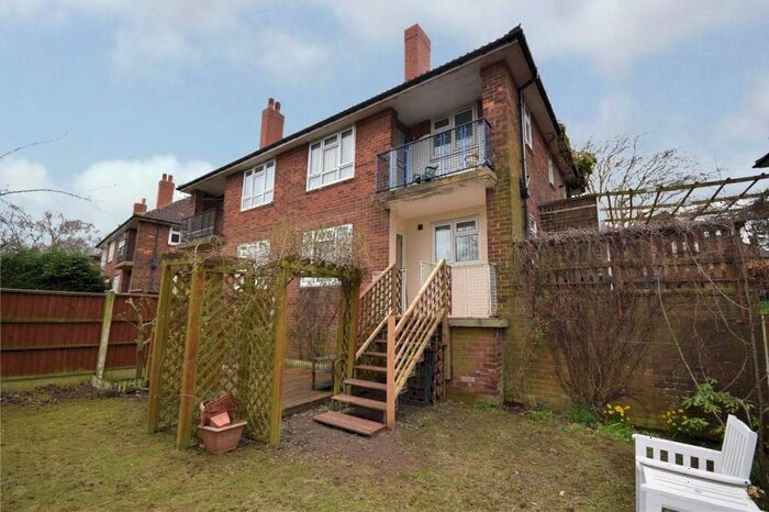 1 Bedroom Apartment To Rent In Tinshill Avenue, Leeds, West Yorkshire, LS16