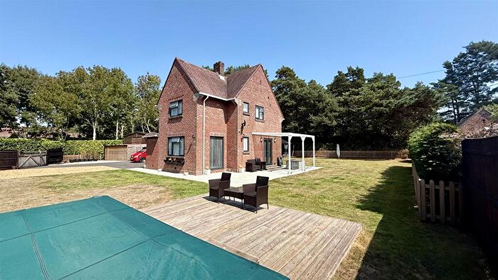 3 Bedroom Detached House For Sale In Wattons Lane, Matchams, Ringwood, BH24