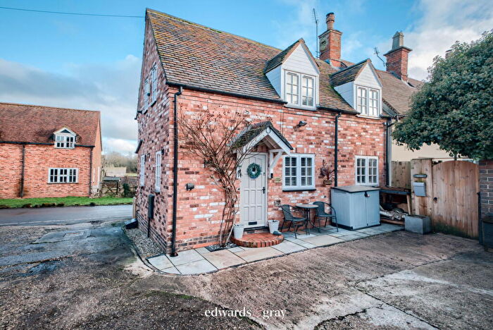 2 Bedroom Cottage For Sale In Farthing Lane, Curdworth, B76