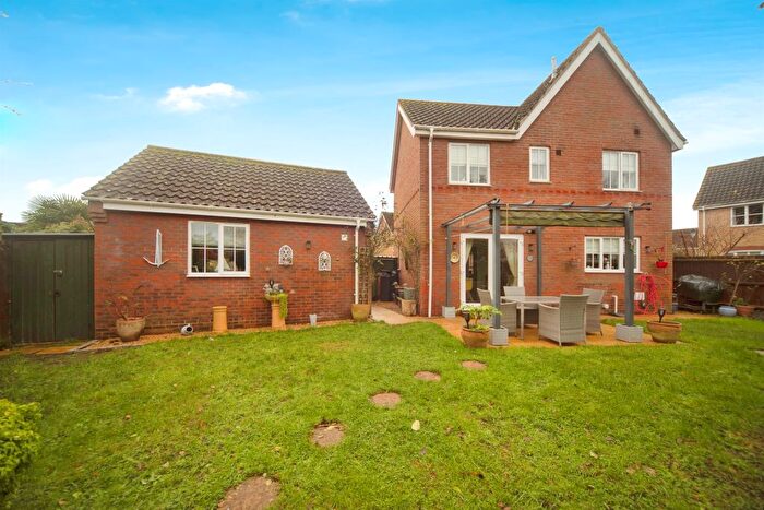 4 Bedroom Detached House For Sale In Tudor Avenue, Roydon, Diss, IP22