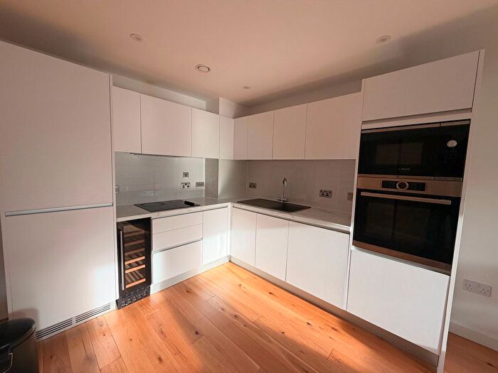 1 Bedroom Flat To Rent In Arden Gate, Block C Communication Row, Birmingham, West Midlands, Dw, Uk, B15