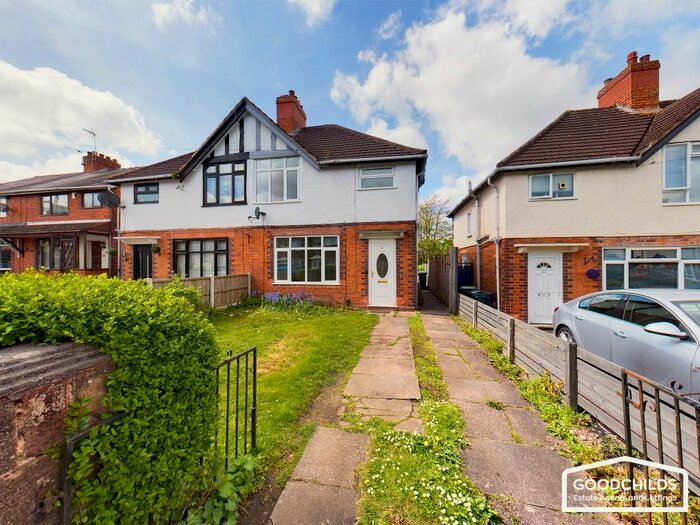 3 Bedroom Semi-Detached House To Rent In Yew Tree Road, Delves, Walsall, WS5