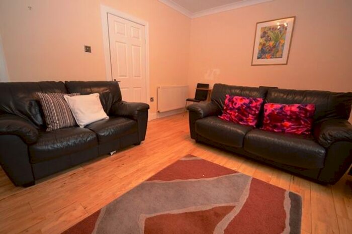 2 Bedroom Flat To Rent In Simon Square Edinburgh United Kingdom, EH8