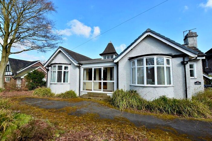 3 Bedroom Bungalow For Sale In Pleasington Lane, Pleasington, Blackburn, Lancashire, BB2