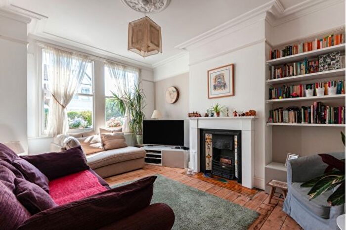 3 Bedroom Mews To Rent In Southcote Road, London, SE25