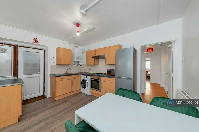 4 Bedroom Flat To Rent In Kingston Street, Cambridge, CB1