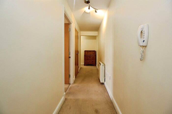 2 Bedroom Flat For Sale In Constable Drive, Ossett, WF5